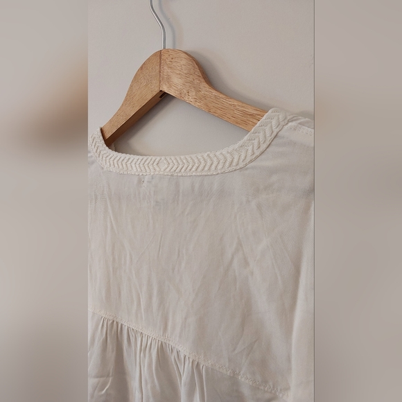 Forever 21 Tie-Neck Blouse Light and Flowy - Picture 2 of 8